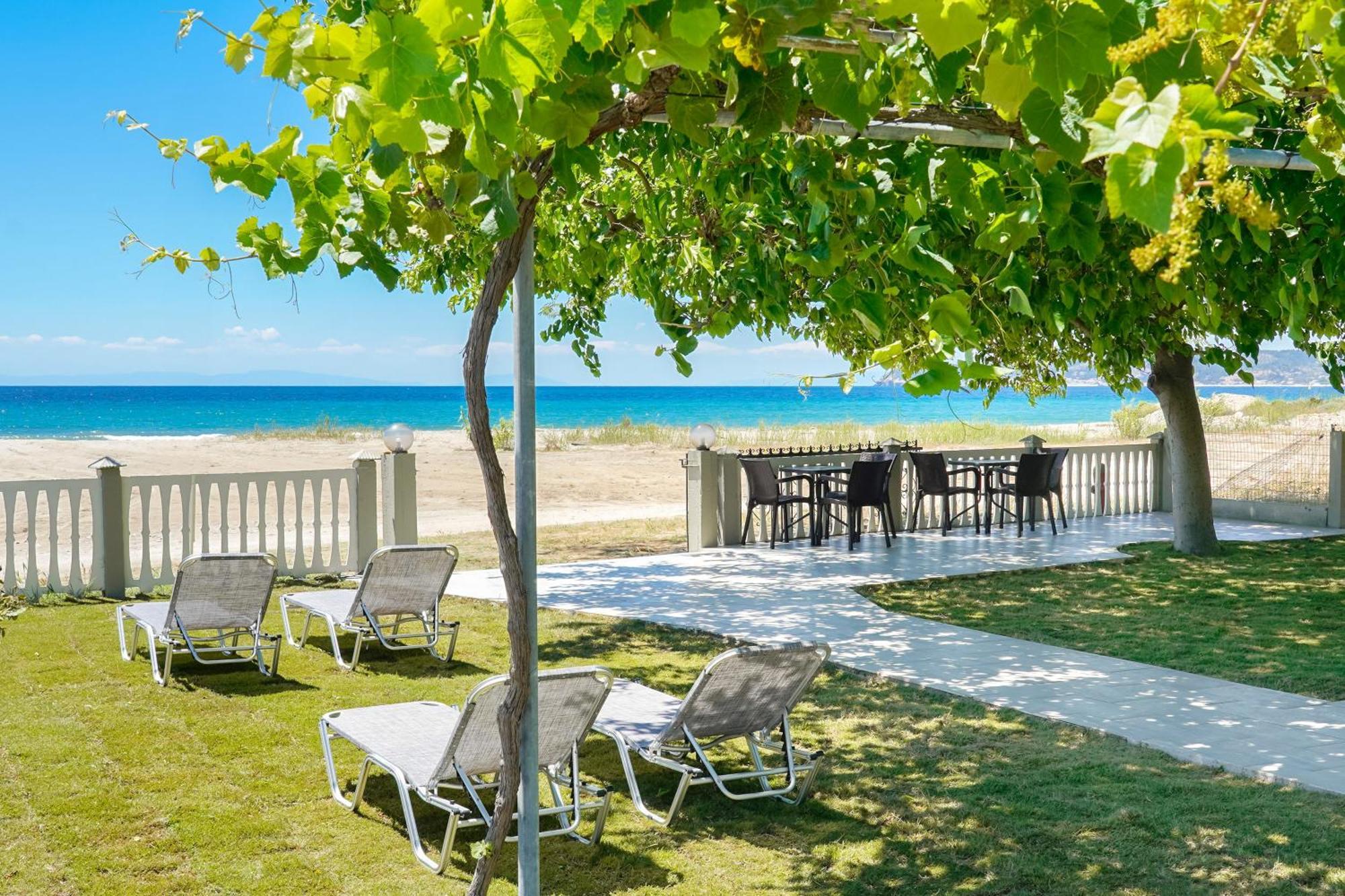 Olivento Beach Front Suites Потос Экстерьер фото