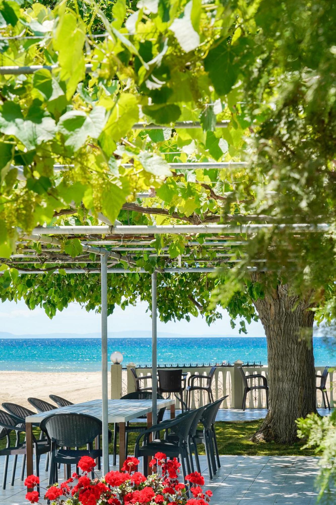 Olivento Beach Front Suites Потос Экстерьер фото