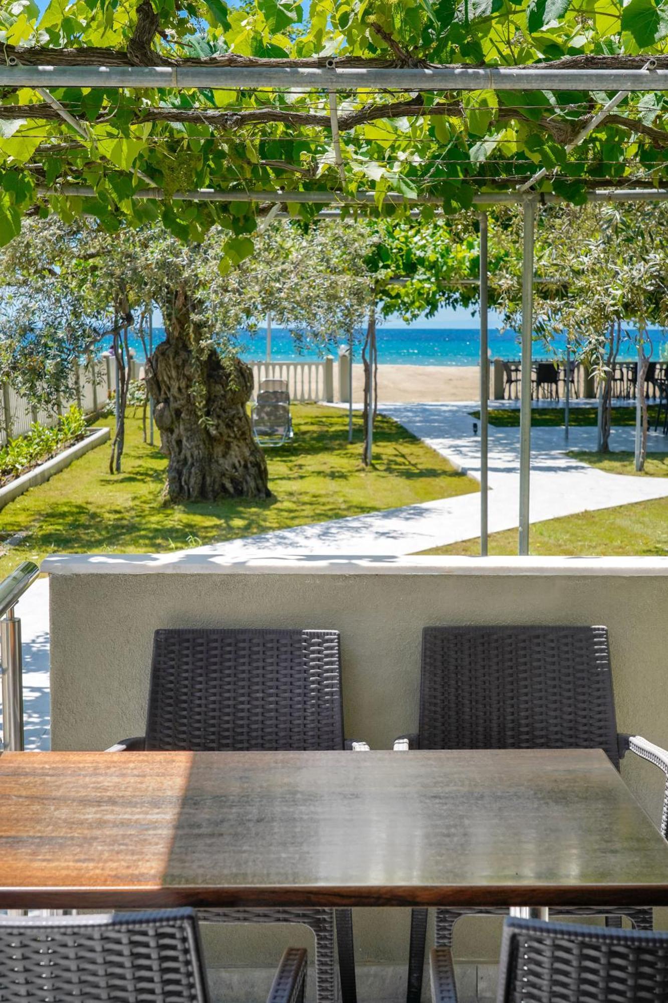 Olivento Beach Front Suites Потос Экстерьер фото